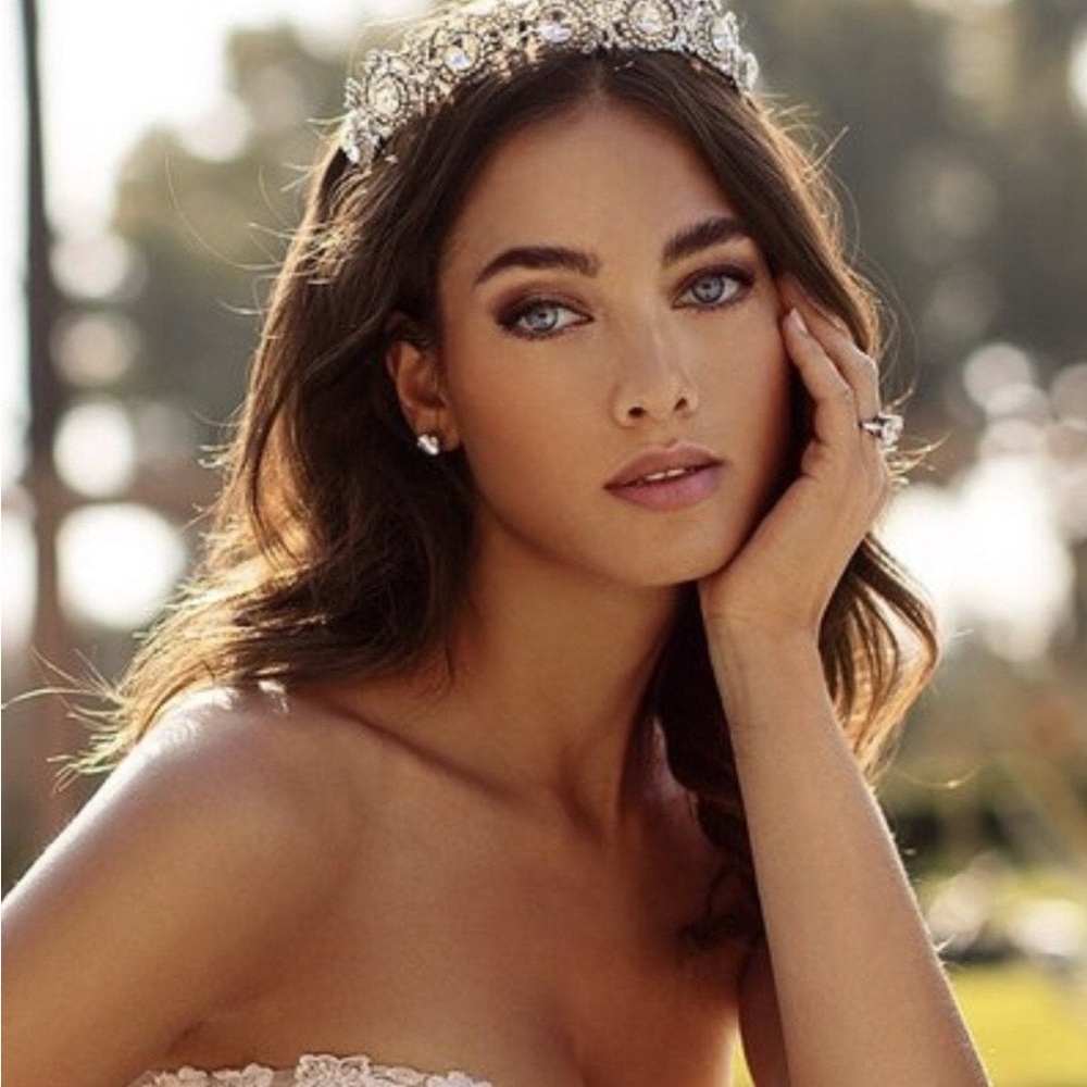NOBLESSE SWAROVSKI CRYSTAL WEDDING TIARA